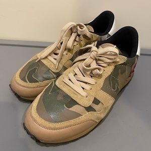 Valentino Sneakers